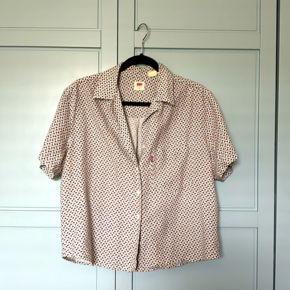 Levi’s button up - Picture 3 of 4